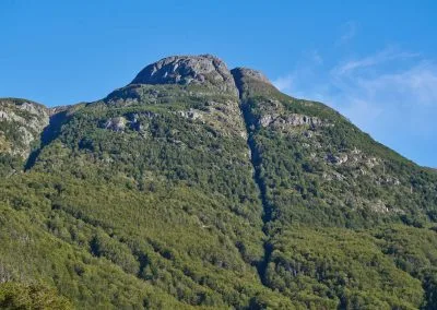 El cerro partido