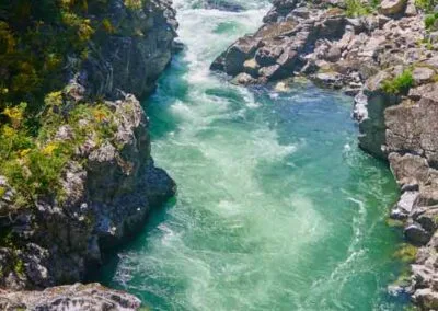Río encajonado en Refugio el Alba